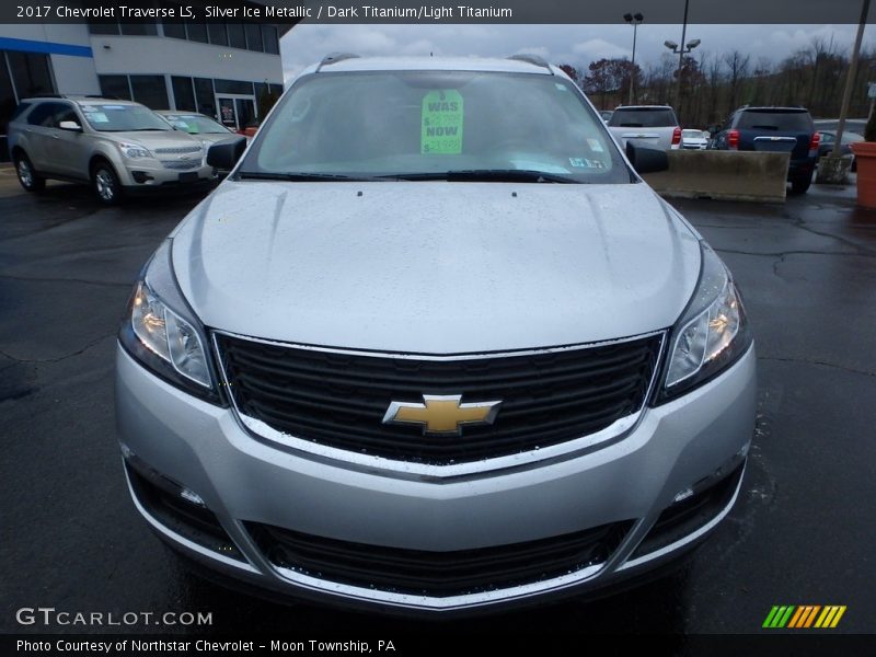 Silver Ice Metallic / Dark Titanium/Light Titanium 2017 Chevrolet Traverse LS