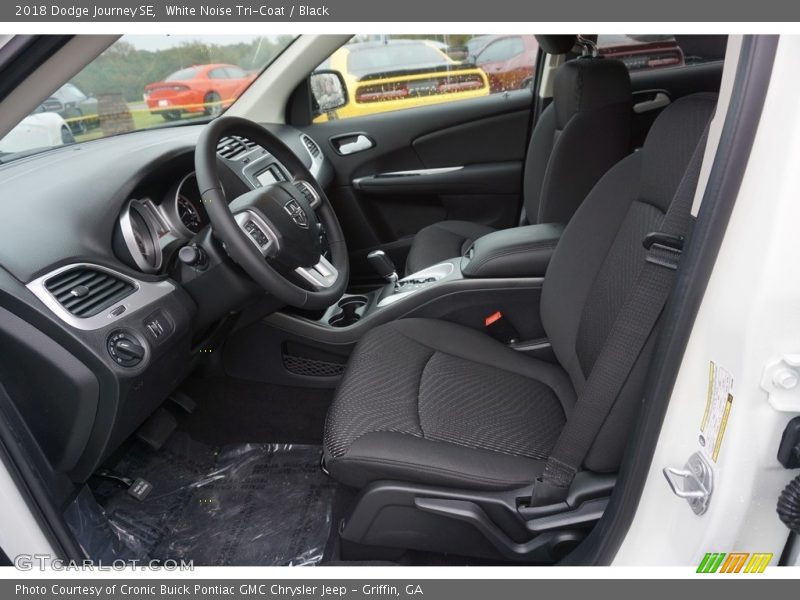White Noise Tri-Coat / Black 2018 Dodge Journey SE