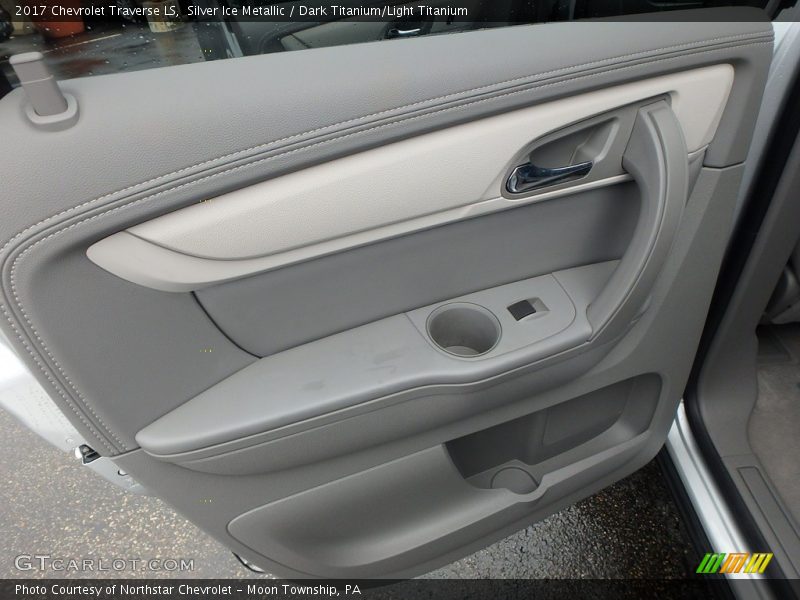Silver Ice Metallic / Dark Titanium/Light Titanium 2017 Chevrolet Traverse LS