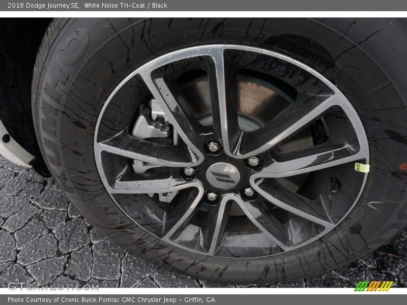 White Noise Tri-Coat / Black 2018 Dodge Journey SE