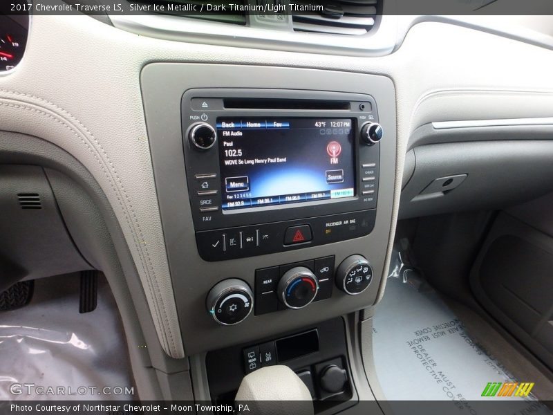 Silver Ice Metallic / Dark Titanium/Light Titanium 2017 Chevrolet Traverse LS