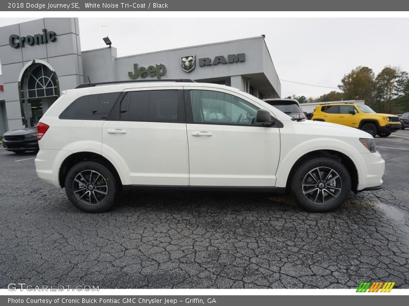 White Noise Tri-Coat / Black 2018 Dodge Journey SE