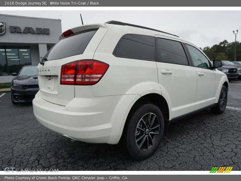 White Noise Tri-Coat / Black 2018 Dodge Journey SE