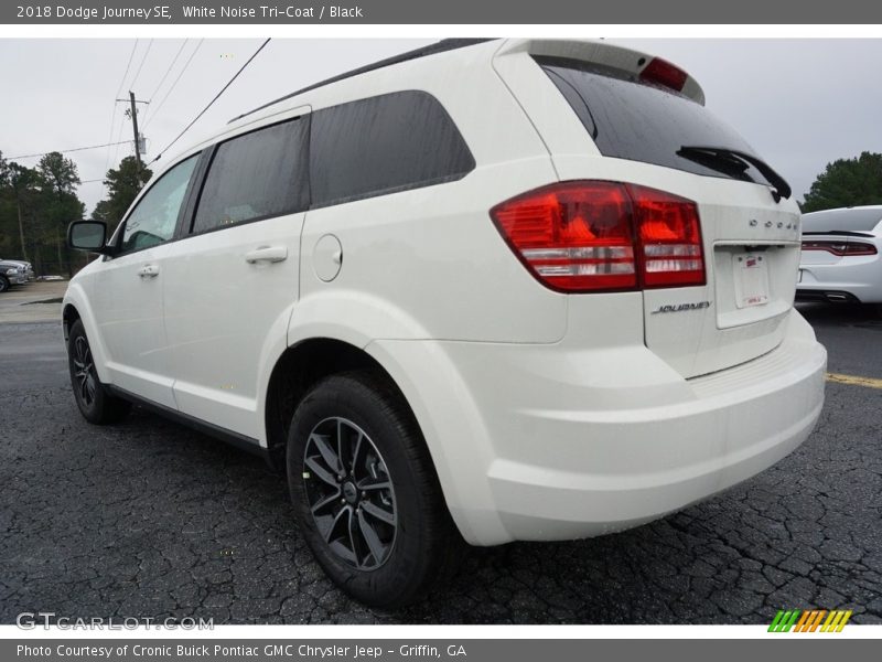 White Noise Tri-Coat / Black 2018 Dodge Journey SE