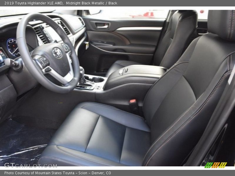 Midnight Black Metallic / Black 2019 Toyota Highlander XLE AWD
