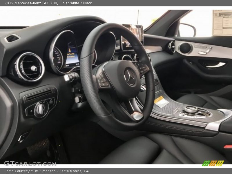 Polar White / Black 2019 Mercedes-Benz GLC 300