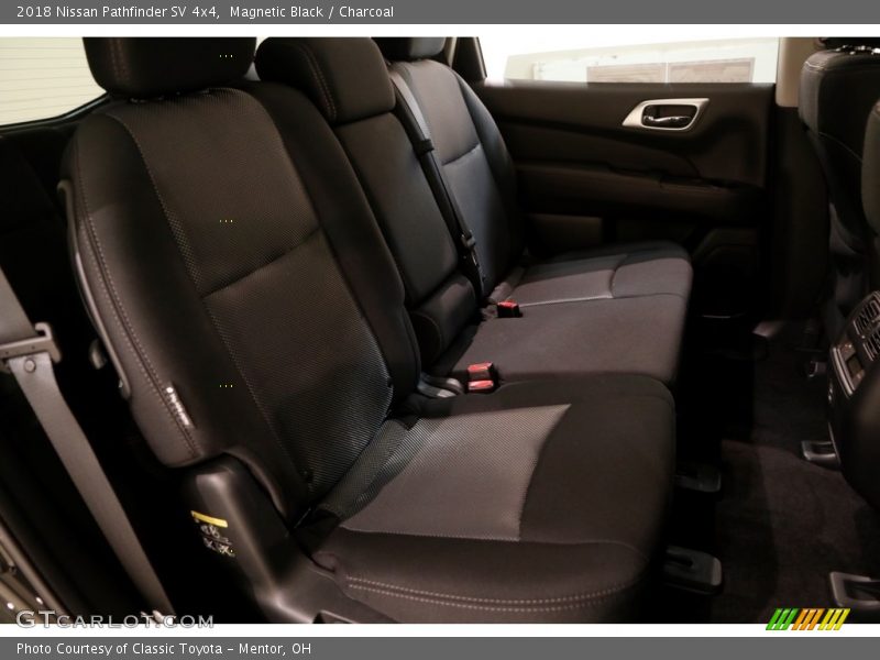Magnetic Black / Charcoal 2018 Nissan Pathfinder SV 4x4