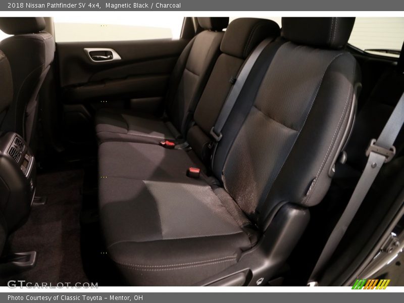 Magnetic Black / Charcoal 2018 Nissan Pathfinder SV 4x4