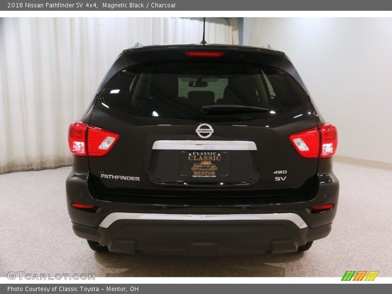 Magnetic Black / Charcoal 2018 Nissan Pathfinder SV 4x4