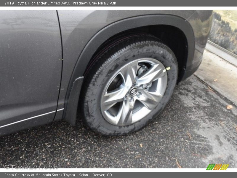 Predawn Gray Mica / Ash 2019 Toyota Highlander Limited AWD