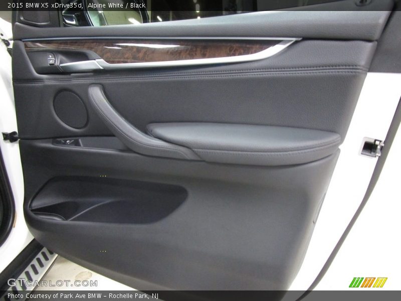 Alpine White / Black 2015 BMW X5 xDrive35d