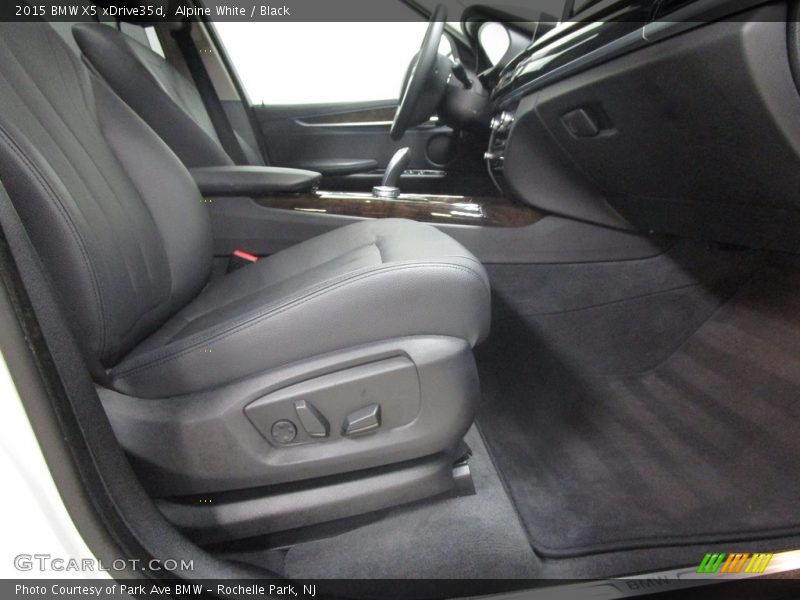 Alpine White / Black 2015 BMW X5 xDrive35d