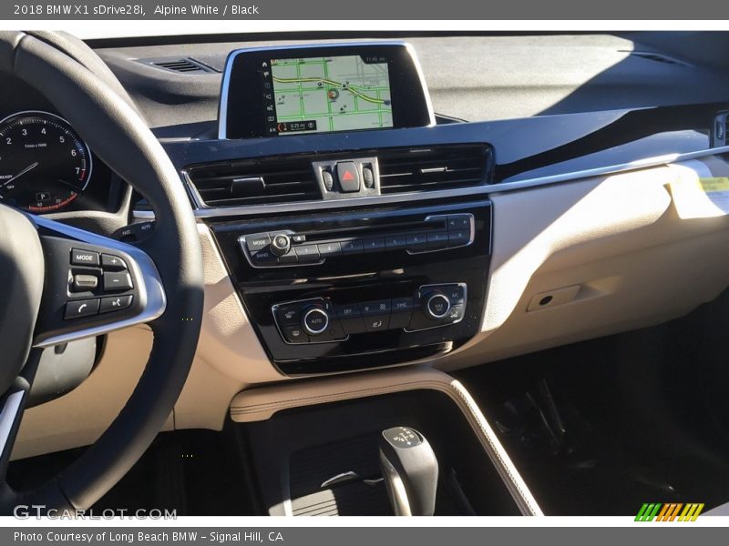 Alpine White / Black 2018 BMW X1 sDrive28i