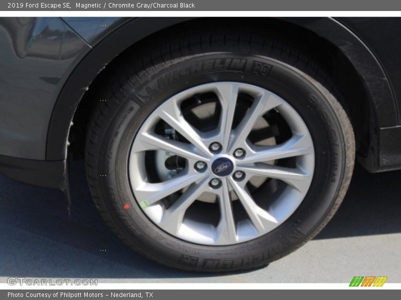 Magnetic / Chromite Gray/Charcoal Black 2019 Ford Escape SE