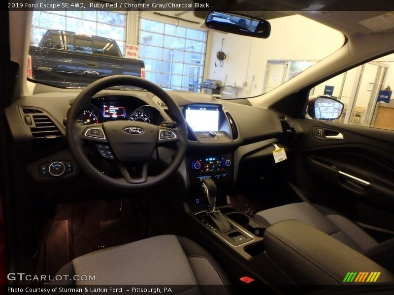 Ruby Red / Chromite Gray/Charcoal Black 2019 Ford Escape SE 4WD