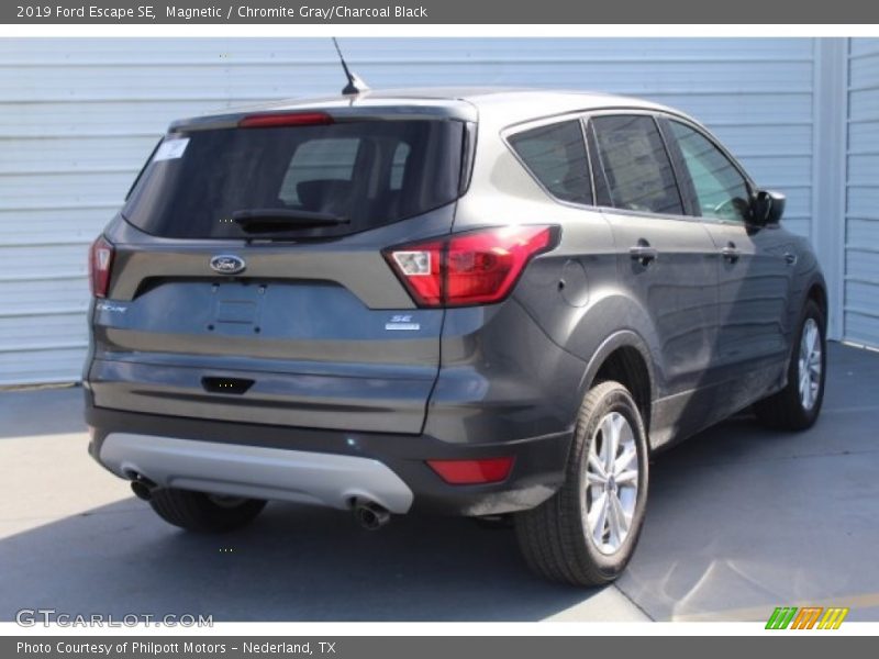 Magnetic / Chromite Gray/Charcoal Black 2019 Ford Escape SE