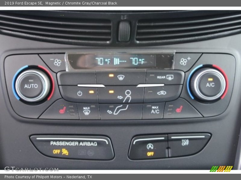 Magnetic / Chromite Gray/Charcoal Black 2019 Ford Escape SE