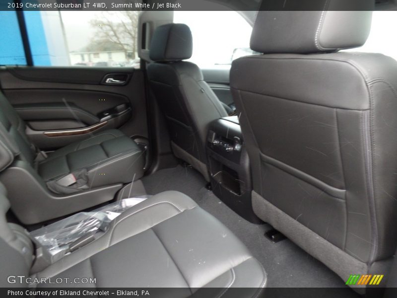 Summit White / Jet Black 2019 Chevrolet Suburban LT 4WD