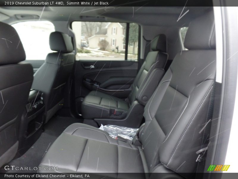 Summit White / Jet Black 2019 Chevrolet Suburban LT 4WD