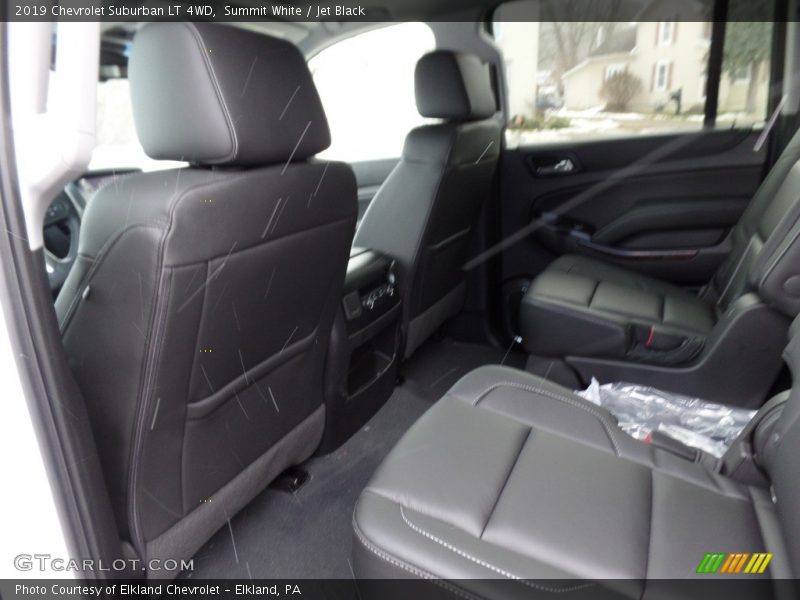 Summit White / Jet Black 2019 Chevrolet Suburban LT 4WD