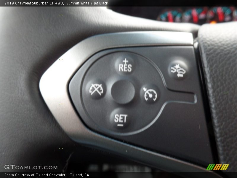 Summit White / Jet Black 2019 Chevrolet Suburban LT 4WD