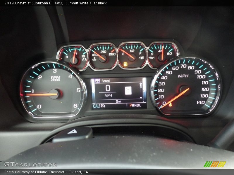 Summit White / Jet Black 2019 Chevrolet Suburban LT 4WD