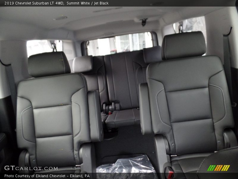 Summit White / Jet Black 2019 Chevrolet Suburban LT 4WD