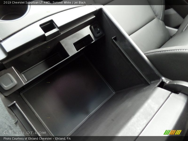 Summit White / Jet Black 2019 Chevrolet Suburban LT 4WD