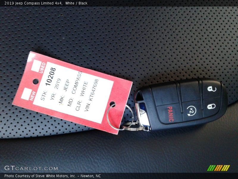 White / Black 2019 Jeep Compass Limited 4x4