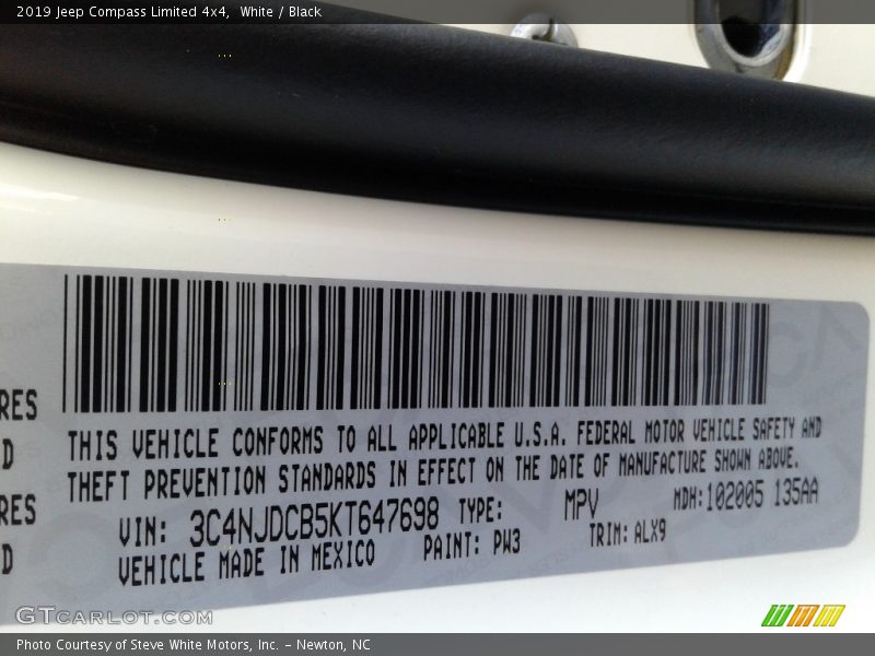 White / Black 2019 Jeep Compass Limited 4x4