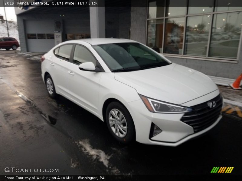 Quartz White Pearl / Black 2019 Hyundai Elantra SE