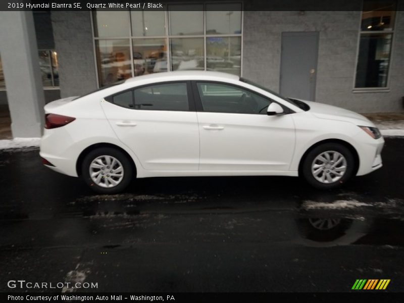 Quartz White Pearl / Black 2019 Hyundai Elantra SE