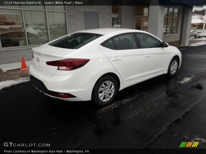 Quartz White Pearl / Black 2019 Hyundai Elantra SE