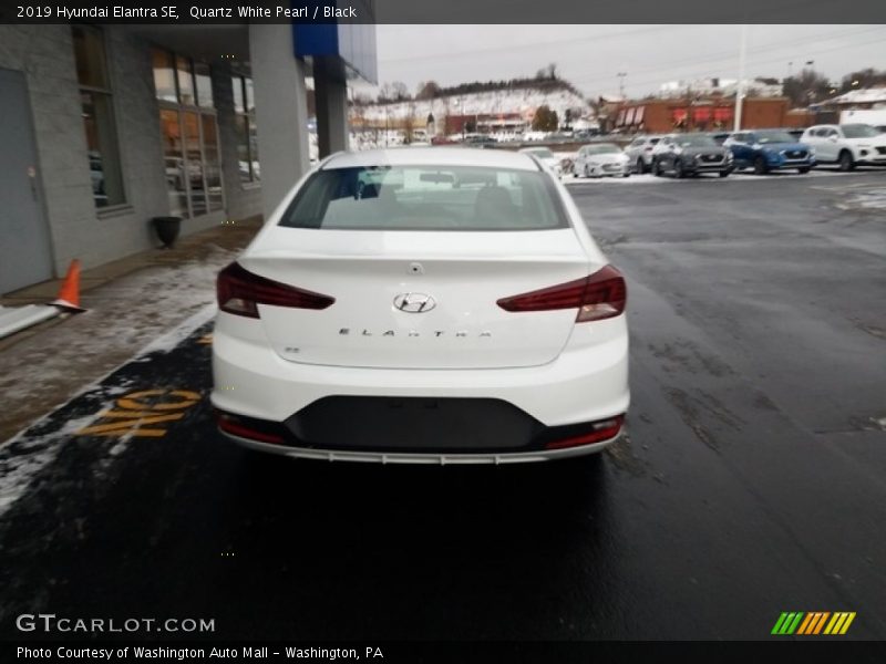 Quartz White Pearl / Black 2019 Hyundai Elantra SE