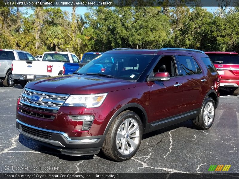 Front 3/4 View of 2019 Explorer Limited