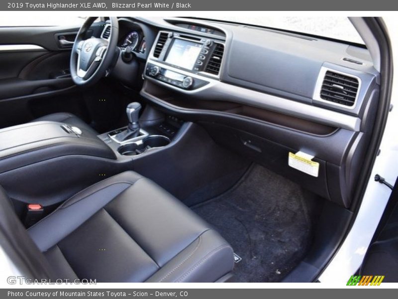 Blizzard Pearl White / Black 2019 Toyota Highlander XLE AWD