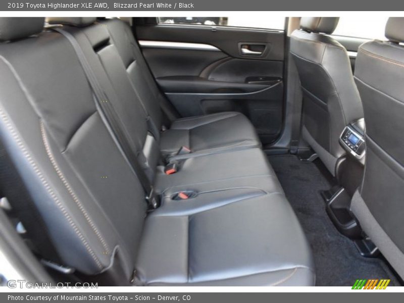 Blizzard Pearl White / Black 2019 Toyota Highlander XLE AWD