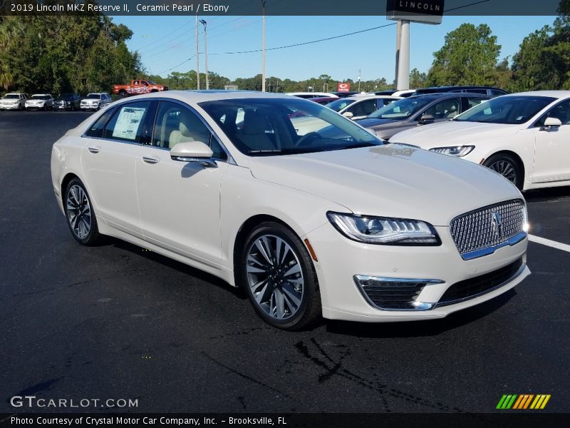 Front 3/4 View of 2019 MKZ Reserve II