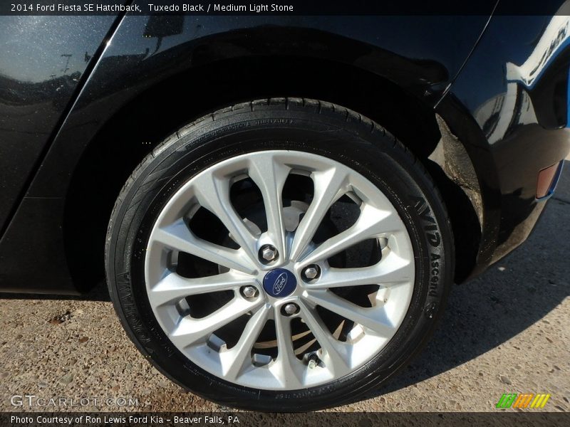 Tuxedo Black / Medium Light Stone 2014 Ford Fiesta SE Hatchback