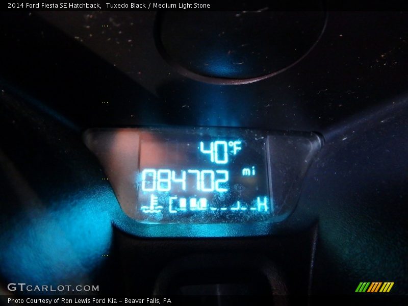 Tuxedo Black / Medium Light Stone 2014 Ford Fiesta SE Hatchback