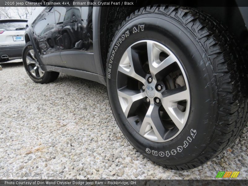 Brilliant Black Crystal Pearl / Black 2016 Jeep Cherokee Trailhawk 4x4