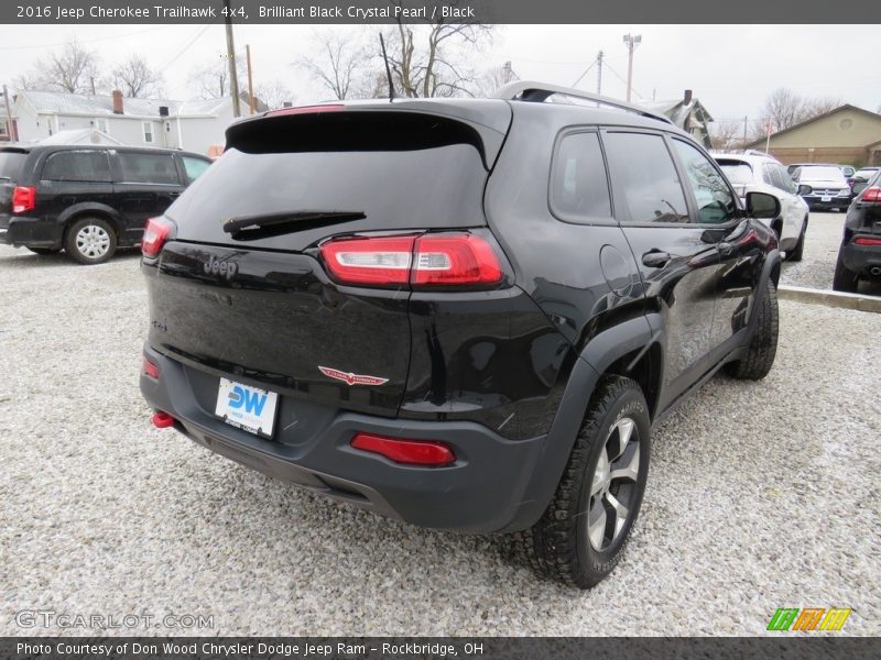 Brilliant Black Crystal Pearl / Black 2016 Jeep Cherokee Trailhawk 4x4