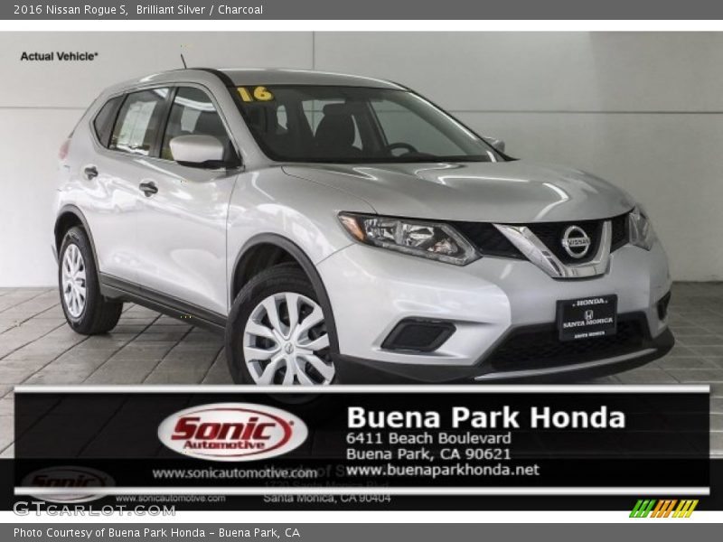 Brilliant Silver / Charcoal 2016 Nissan Rogue S