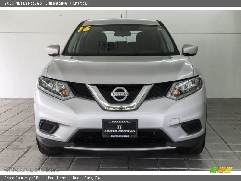 Brilliant Silver / Charcoal 2016 Nissan Rogue S