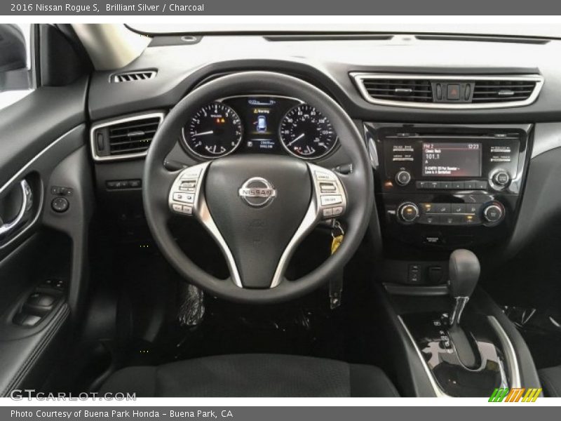 Brilliant Silver / Charcoal 2016 Nissan Rogue S