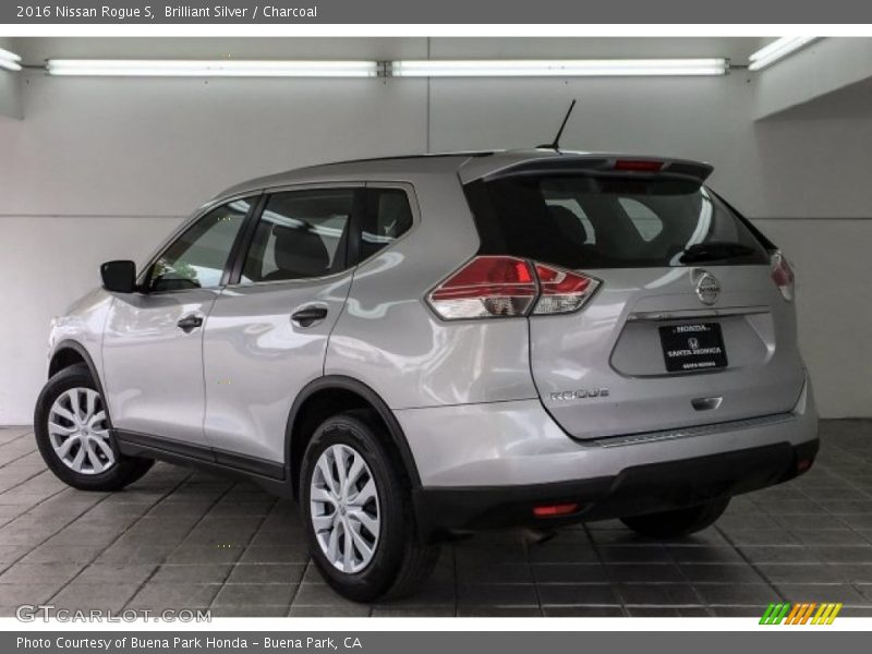 Brilliant Silver / Charcoal 2016 Nissan Rogue S