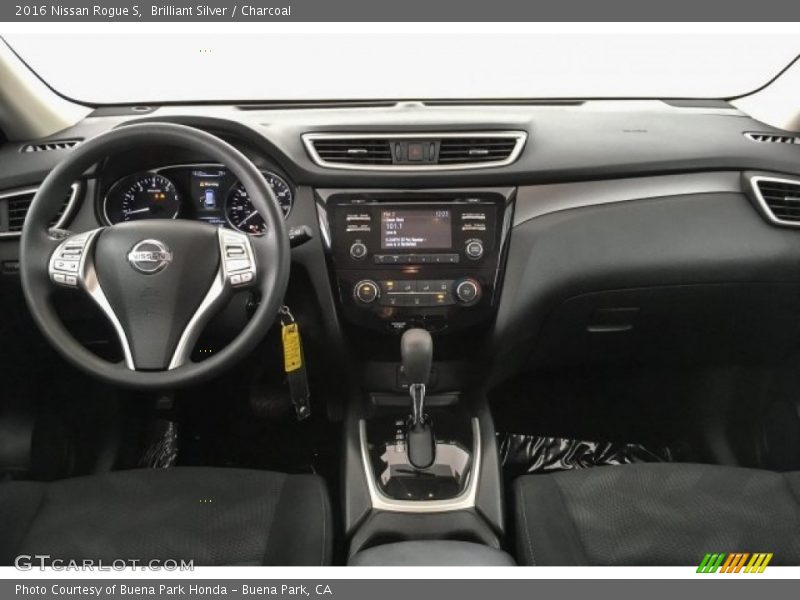 Brilliant Silver / Charcoal 2016 Nissan Rogue S