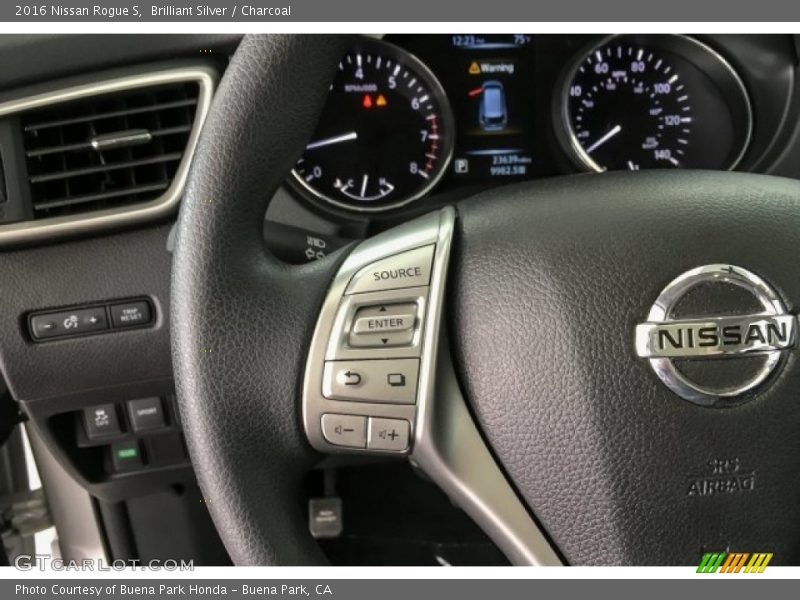 Brilliant Silver / Charcoal 2016 Nissan Rogue S
