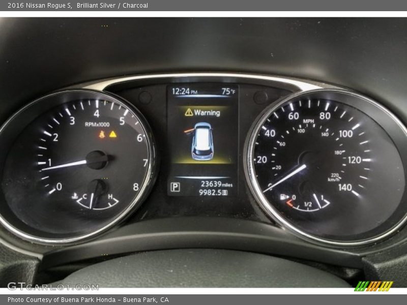 Brilliant Silver / Charcoal 2016 Nissan Rogue S