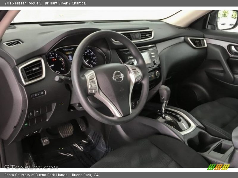 Brilliant Silver / Charcoal 2016 Nissan Rogue S